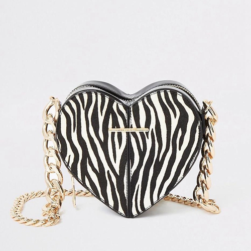 white-zebra-print-heart-shaped-bag-de-river-island.jpg